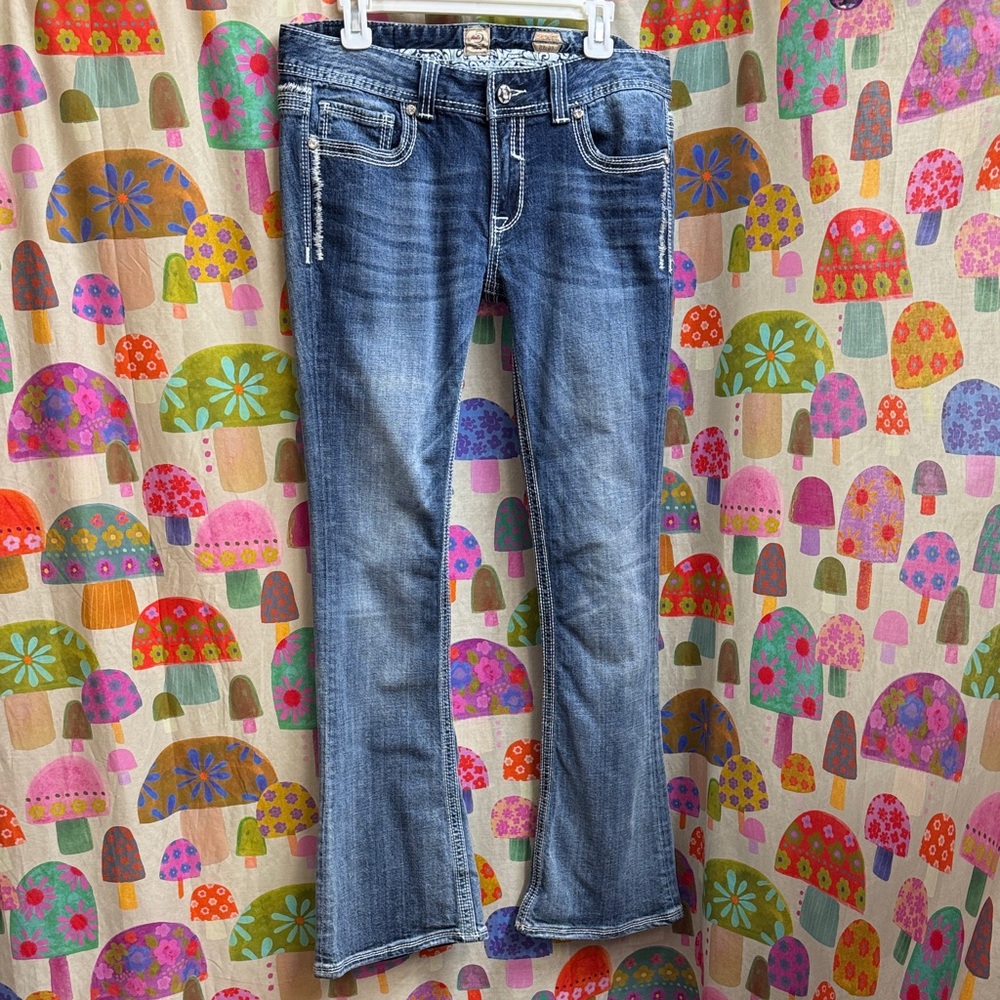 Studio 5 Embellished Skinny Boot Flared Jeans. 32 x 33